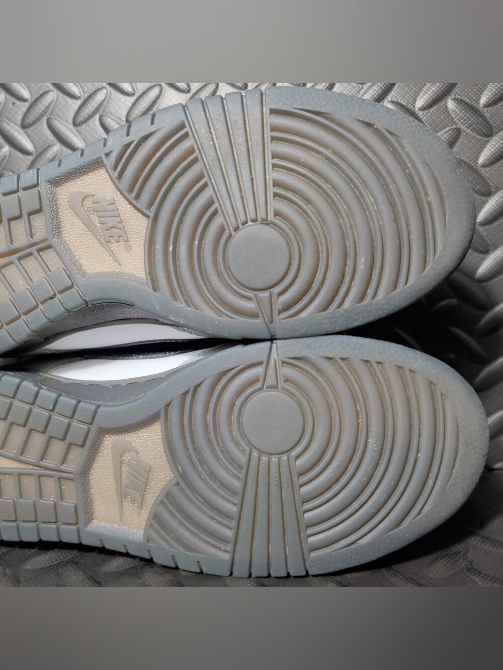 Nike Dunk Low LX Glitter swoosh 'White Light Smoke Grey' size 10 HQ3462-191 - Picture 9 of 12